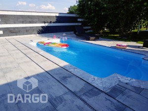 Ogrodzenie oraz otoczenie basenu